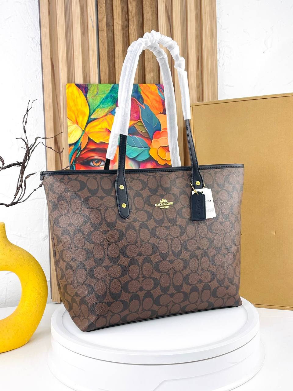 Coach city tote bag in signature canvas
