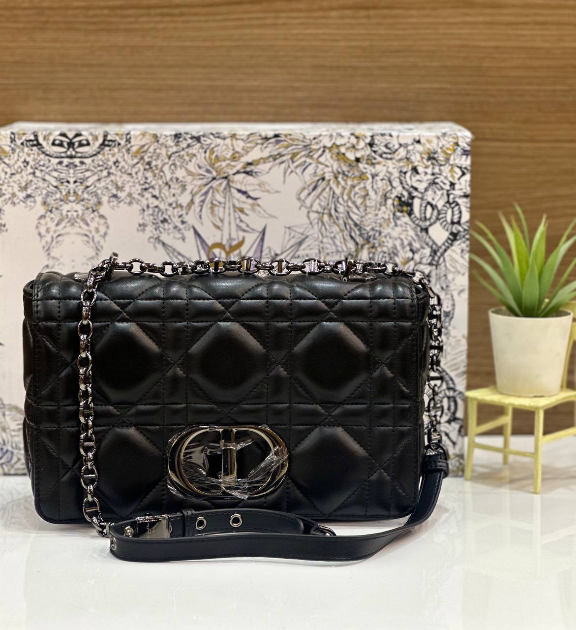 Christian Dior 30 Montaigne Puff Flap Bag